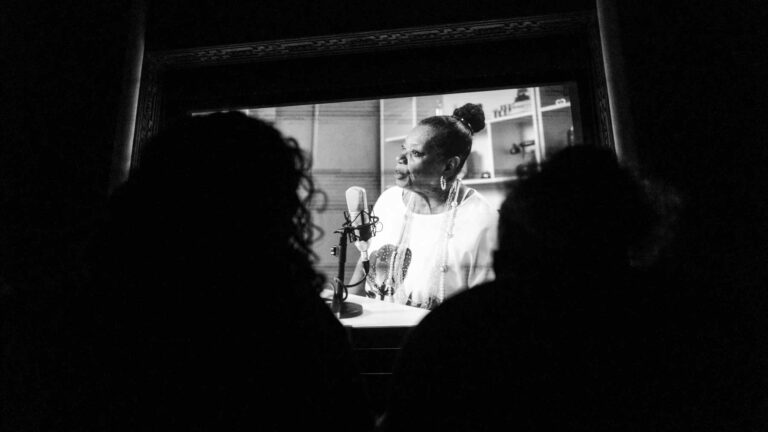 Frame do filme na trela do São Luiz